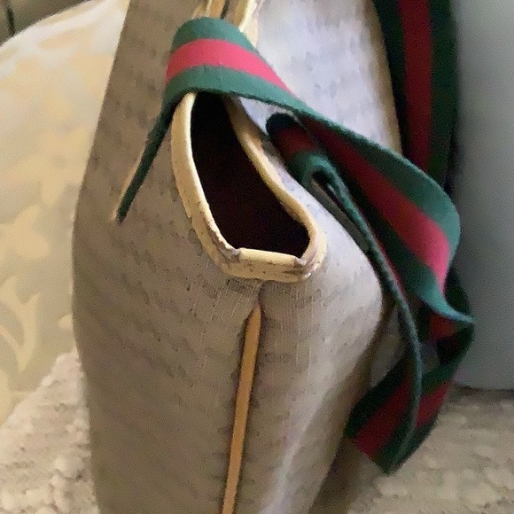 Gorgeous Gucci Vintage Tote ❤️❤️💚 - Picture 5 of 16
